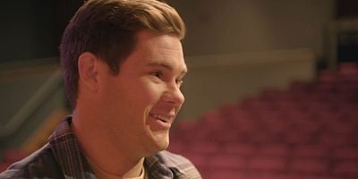 Cartel de Adam DeVine