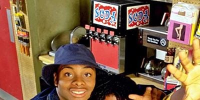 Cartel de Skunkator vs. Moth Man