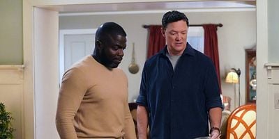 Cartel de Estamos a mano