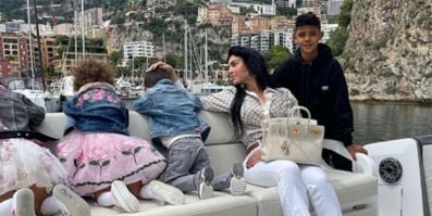 Cartel de Familia, viajes y trabajo