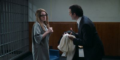 Cartel de Peligrosamente cerca