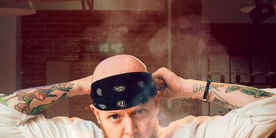 Cartel de Deja tu ego en la puerta