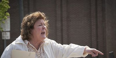 Cartel de Laura's Story