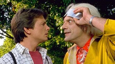 Pausa 'Volver al Futuro 2' en el minuto 12 y 30 segundos y mira en el escaparate de la tienda que atrapa a Marty McFly noticias imagen