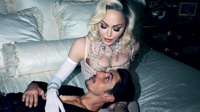 El actor latino que posó con Madonna asegura que "ella lo buscó"