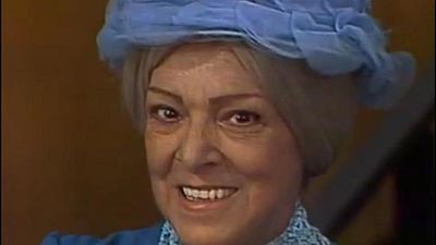 Su vida en la vecindad era una fachada: la teoría que dice que la Bruja del 71 se estaba escondiendo de Voldemort noticias imagen