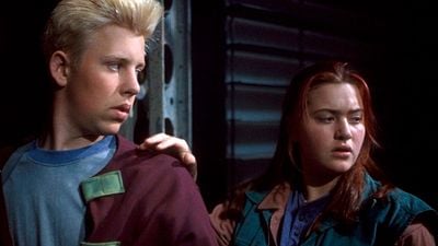 ¿Reconoces a esta joven actriz? Hace 33 años dio sus primeros pasos en una serie de ciencia ficción y hoy el mundo entero la conoce noticias imagen