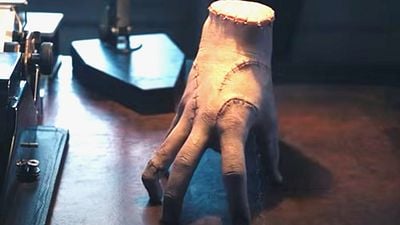 Pausa el episodio 2 de la segunda temporada de 'Merlina' en el minuto 35 y conoce la trágica historia de Dedos con Los Addams noticias imagen