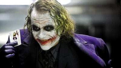 "Me dijeron que me alejara de él": El actor de Batman habla detrás de cámaras sobre Heath Ledger noticias imagen
