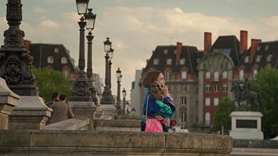 El fenómeno de Netflix está de regreso: revelan primeras imágenes de la quinta temporada de la serie que dominó la plataforma con vestidos, pasarelas y tríos amorosos noticias imagen