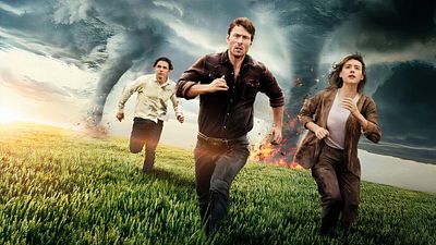 Glen Powell y Daisy Edgar-Jones revelan por qué nunca volverás a ver el cielo de la misma forma después de 'Tornados' noticias imagen