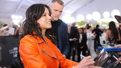 Michelle Rodriguez canta 'Bandoleros' de Don Omar en fan event de 'Rápidos y Furiosos 10' en México noticias imagen