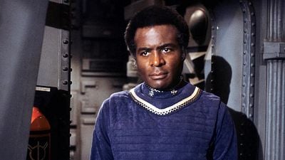 Muere Terry Carter, actor de 'Battlestar Galactica', a los 95 años noticias imagen