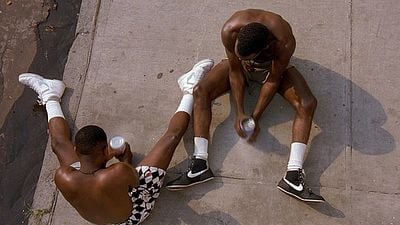 En streaming: es una de las mejores películas de acción del siglo XX: un violento proyecto que catapultó la carrera de una estrella de ‘Breaking Bad’ noticias imagen