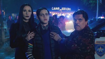 El minuto 51 del episodio 4 de 'Merlina' te dará la mejor escena de amor más escalofriante del streaming noticias imagen