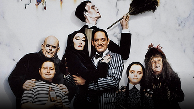 "La familia que atormenta unida, permanece unida": Christopher Lloyd, Christina Ricci y el resto de la Familia Addams se reúne 33 años después de la primera película noticias imagen