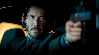 Keanu Reeves cortó la cabeza y atropelló a un doble en 'John Wick 4'