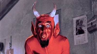 La película más extraña de México: el clásico de culto donde Santa pelea contra el Diablo y da pesadillas noticias imagen