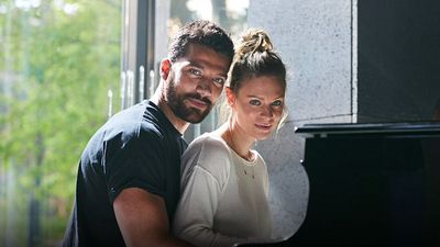 La peor saga erótica en Netflix ayudó a Simone Susinna a ser un seductor para 'De vuelta al deseo' noticias imagen