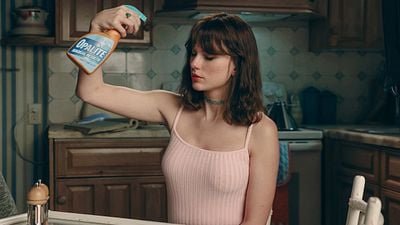 Taylor Swift no lo suelta: el genio mexicano que volvió a elegir para dirigir su nuevo video ‘Opalite’ con Domhnall Gleeson noticias imagen