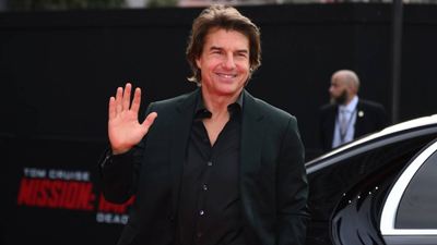 La increíble reacción de Tom Cruise al regalo de un fan de 'Misión Imposible 7'