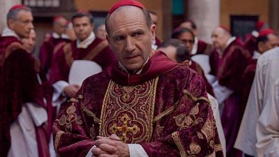 ¿Efecto Mandela? Los ganadores del Oscar admiten que no votaron por Ralph Fiennes este año porque pensaron que ya había ganado hace 30 años por el clásico de Steven Spielberg noticias imagen