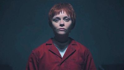 Pausa el episodio 4 de 'Merlina' en el minuto 50 y verás una de las mejores actuaciones de Christina Ricci en toda su carrera noticias imagen