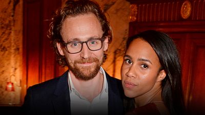 Tom Hiddleston se compromete con Zawe Ashton, actriz que también pertenece al MCU noticias imagen