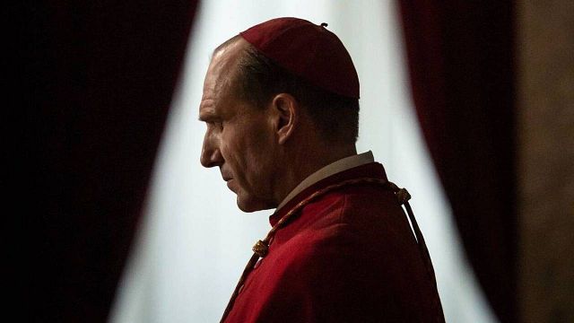 ¿Es 'Cónclave' con Ralph Fiennes una buena película? ¡Aquí están las primeras críticas! noticias imagen