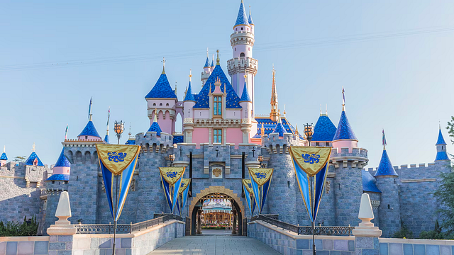 La increíble historia de la pareja que vivió en Disneylandia durante 15 años sin que los visitantes se dieran cuenta noticias imagen