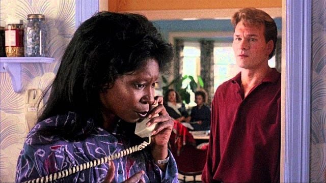 Whoopi Goldberg sobre su relación con Patrick Swayze en los años 90: “El día que nos conocimos empezamos a reírnos. Teníamos una conexión” noticias imagen