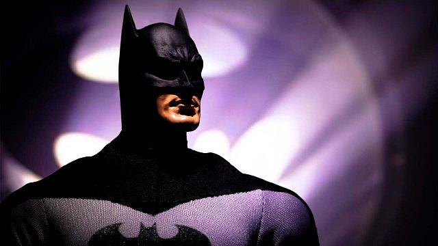 Este coleccionable de Batman mide más de medio metro y se puede conseguir con 900 pesos de descuento en Mercado Libre noticias imagen