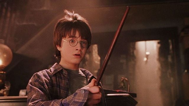 Seguro no habías notado que Harry Potter tuvo que ser suspendido de Hogwarts desde la primera película noticias imagen