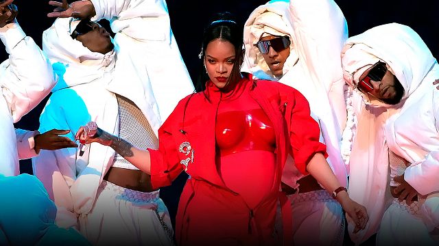 Rihanna presume a su bebé en sesión tras su show en el Super Bowl noticias imagen