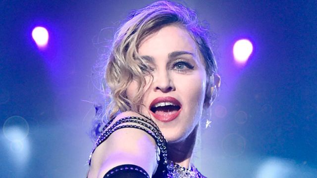 Madonna sufre accidente en pleno concierto y esta fue su reacción