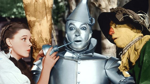El peligroso maquillaje de aluminio que casi le cuesta la vida al actor original del Hombre de Hojalata en ‘El mago de Oz’ noticias imagen
