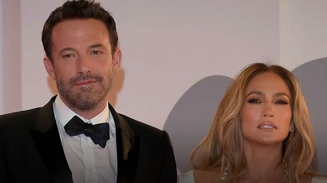 Jennifer Lopez vigila que Ben Affleck no beba en premier de 'Bodas de plomo'
