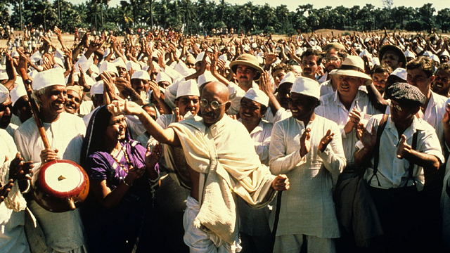 8 Oscars, 300 mil extras y más de 3 horas de duración: la monumental obra maestra cinematográfica para ver este fin de semana en streaming noticias imagen