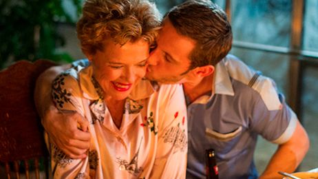 'Las estrellas de cine nunca mueren': Para el amor no hay edades ni fama que lo impida noticias imagen