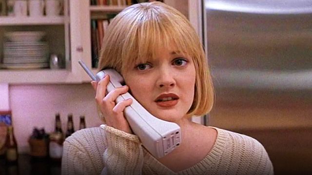Drew Barrymore recrea legendaria escena de 'Scream' y anuncia reunión con el elenco original noticias imagen