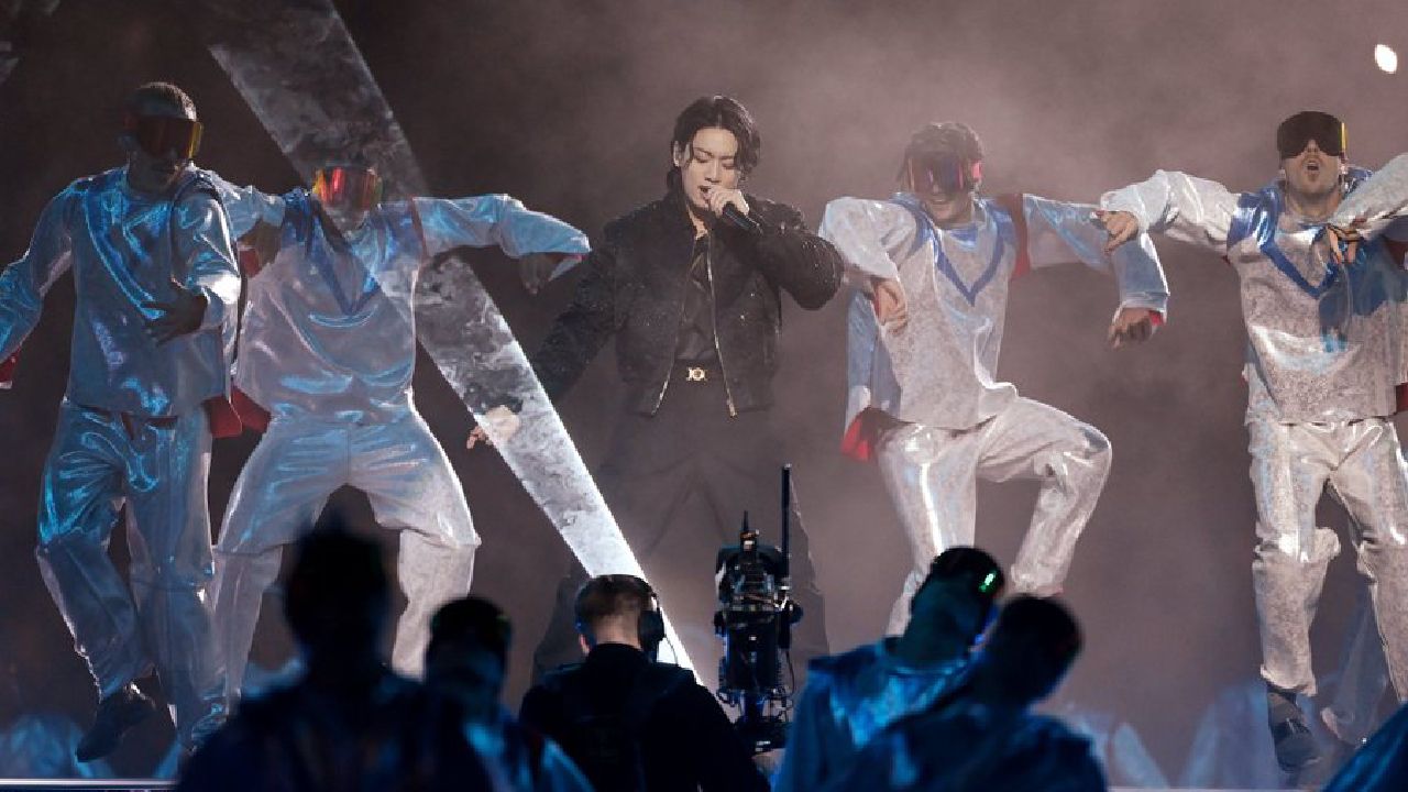 Morgan Freeman Y Jungkook De BTS Inauguran El Mundial Qatar 2022 