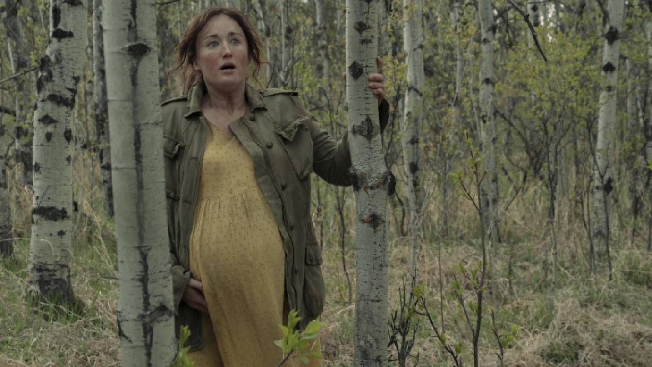 Ashley Johnson es Anna, madre de Ellie