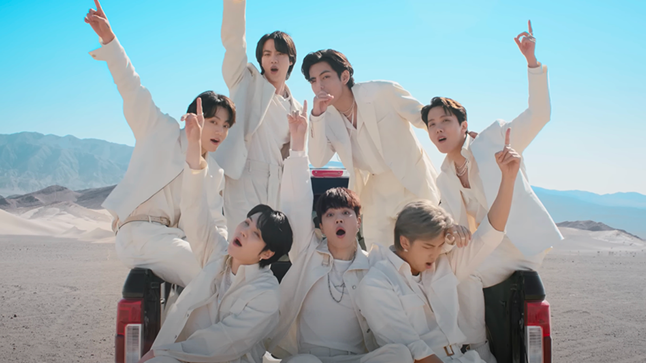 Los integrantes pausarán su carrera musical por su servicio social.