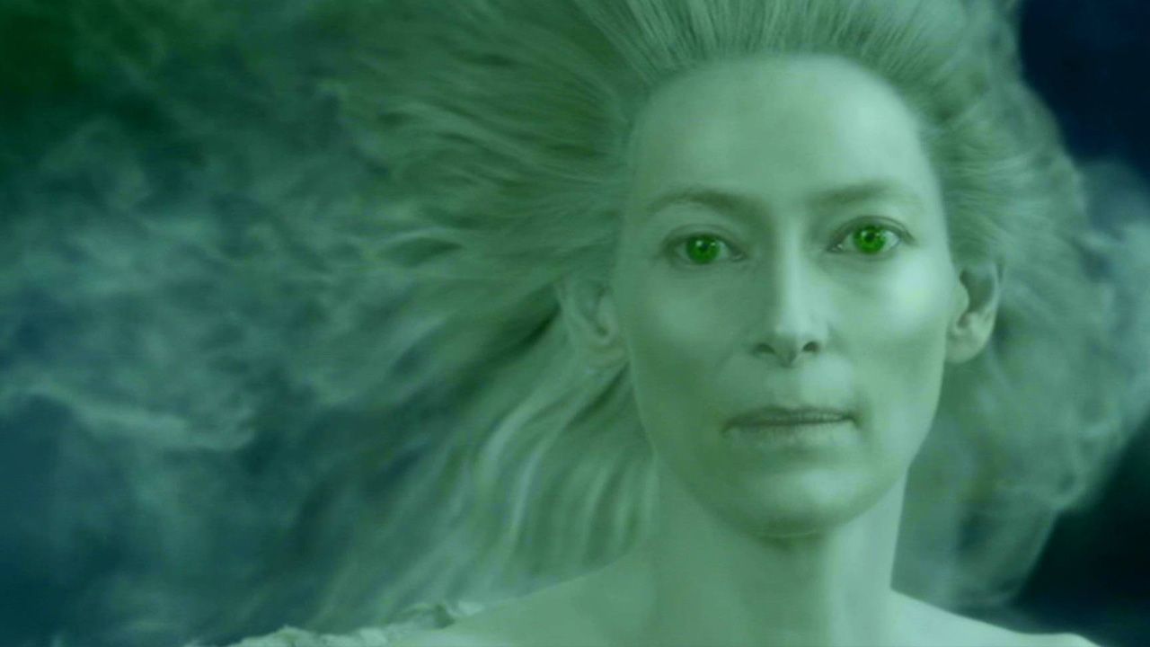 Tilda Swinton como La bruja blanca.