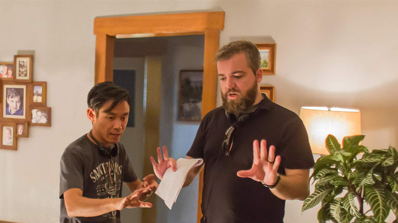 James Wan y David F. Sandberg durante el rodaje de 'Cuando las luces se apagan'.