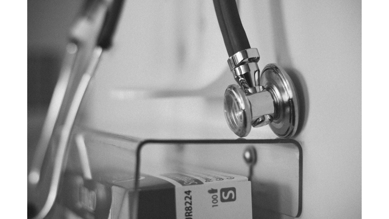 Ilustrativa/ Paciente mejora al subirse a montaña rusa.