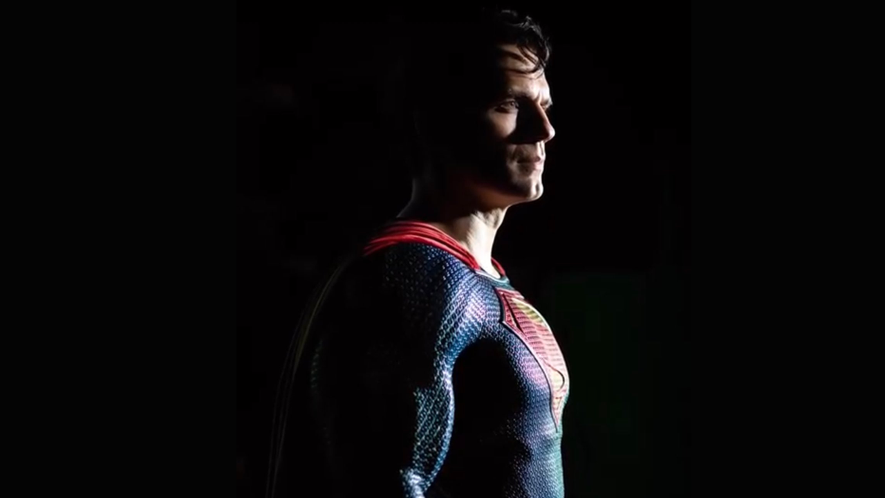 Con esta imagen Henry Cavill confirmó su regreso.