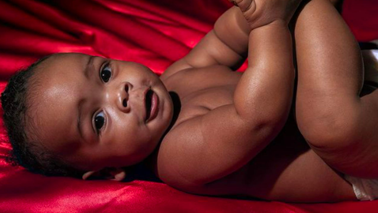 El bebé nació el 19 de mayo de 2022.