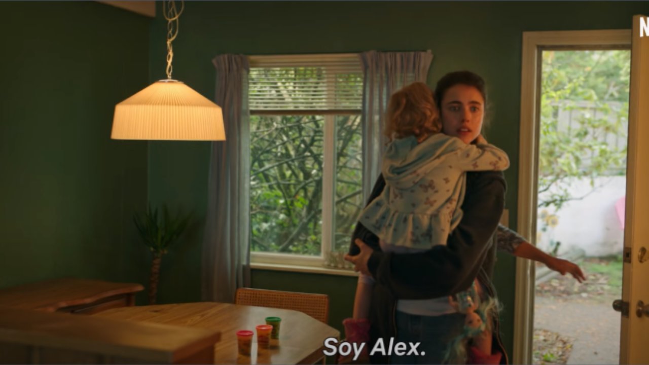 Margaret Qualley interpreta a Alex 