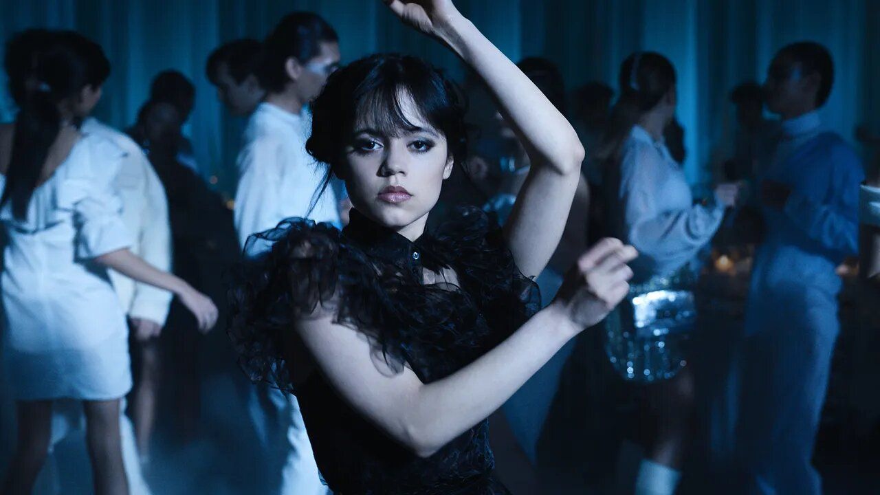 Jenna Ortega Regresa Para La Temporada De Merlina Con Este